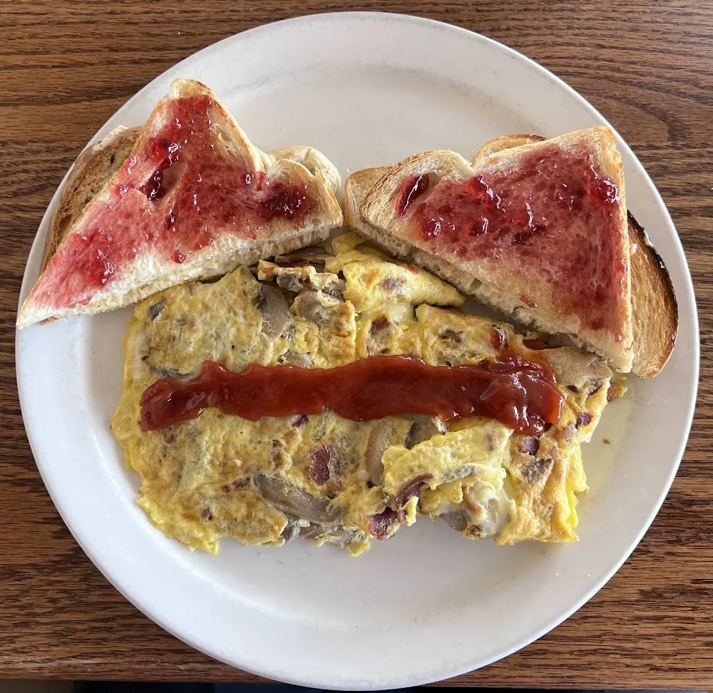 Toast Eggs Beef Omelette